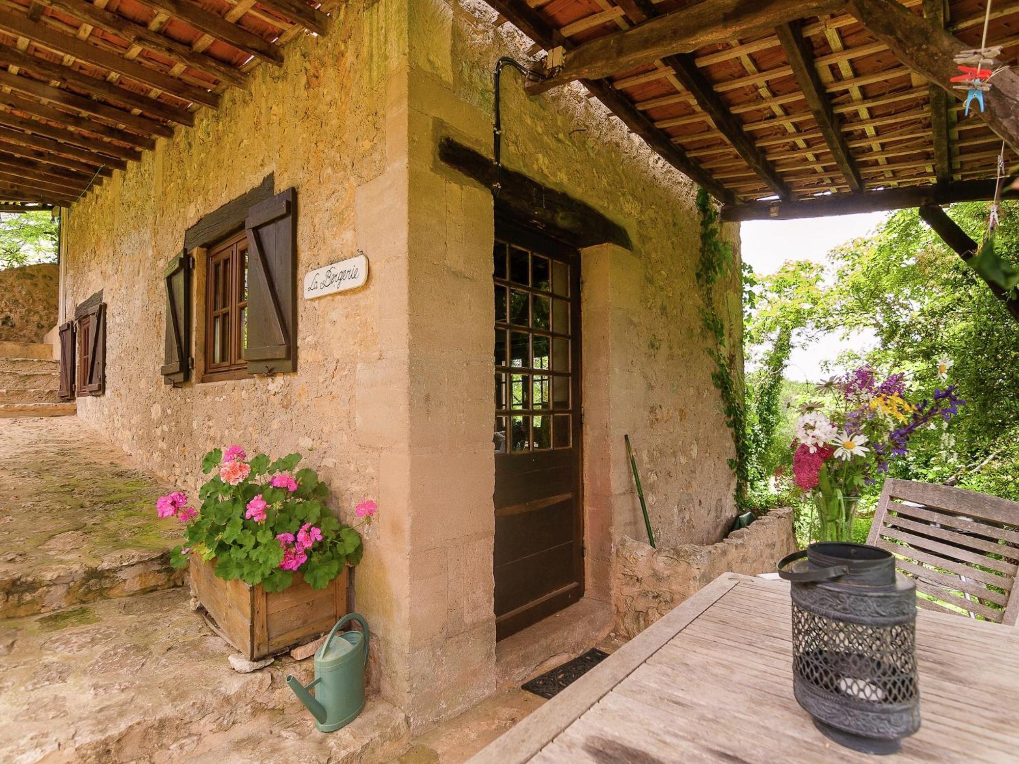 Cottage In Les Eyzies De Tayac Sireuil With Pool Meyrals Екстериор снимка