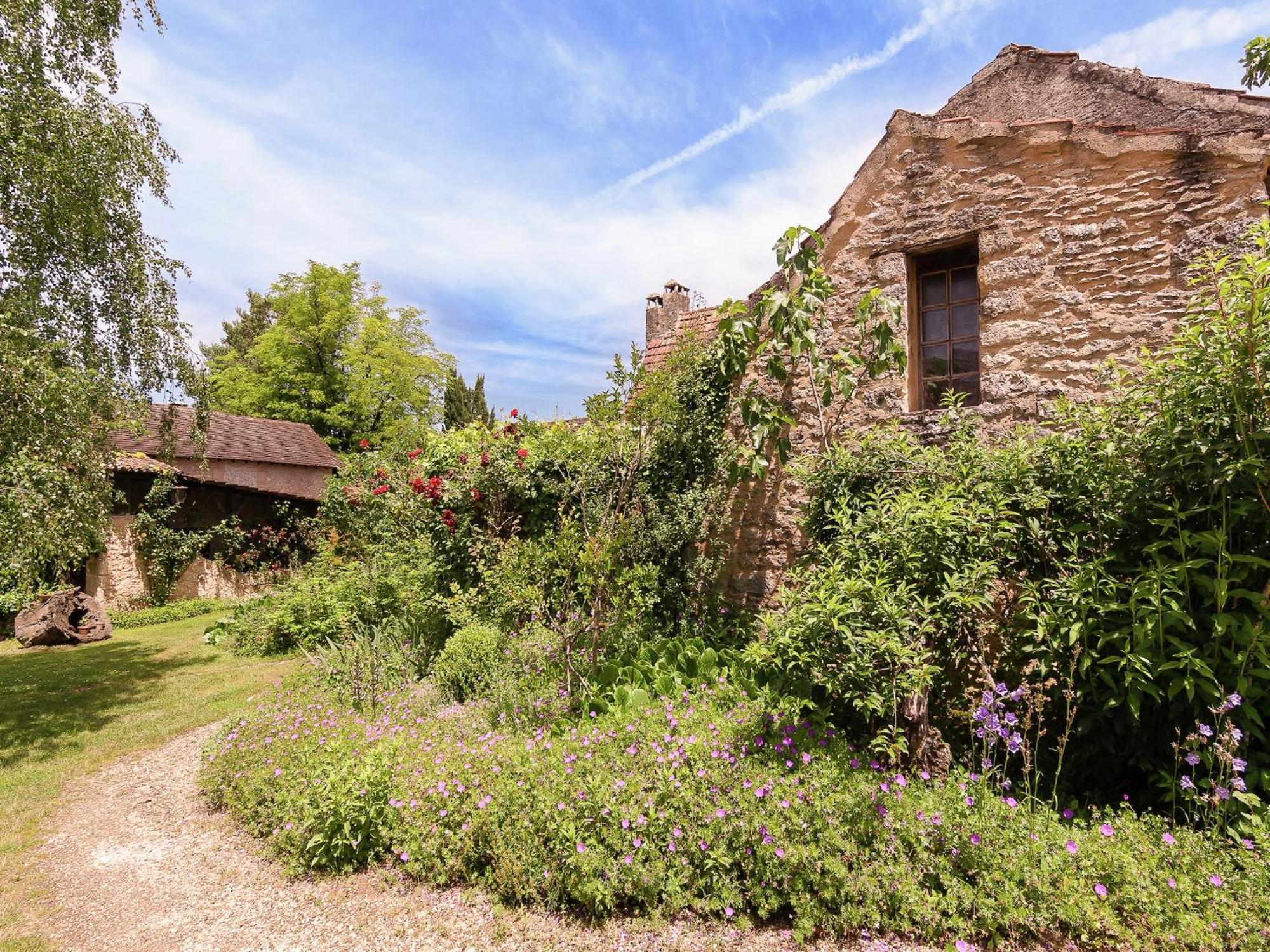 Cottage In Les Eyzies De Tayac Sireuil With Pool Meyrals Екстериор снимка