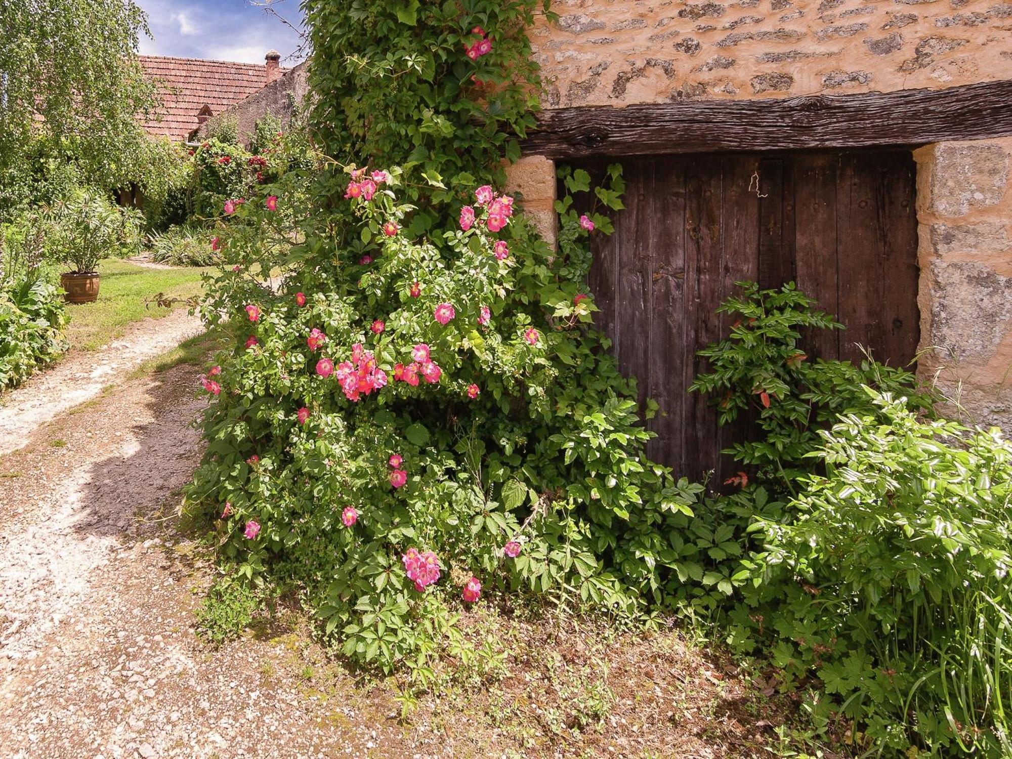 Cottage In Les Eyzies De Tayac Sireuil With Pool Meyrals Екстериор снимка